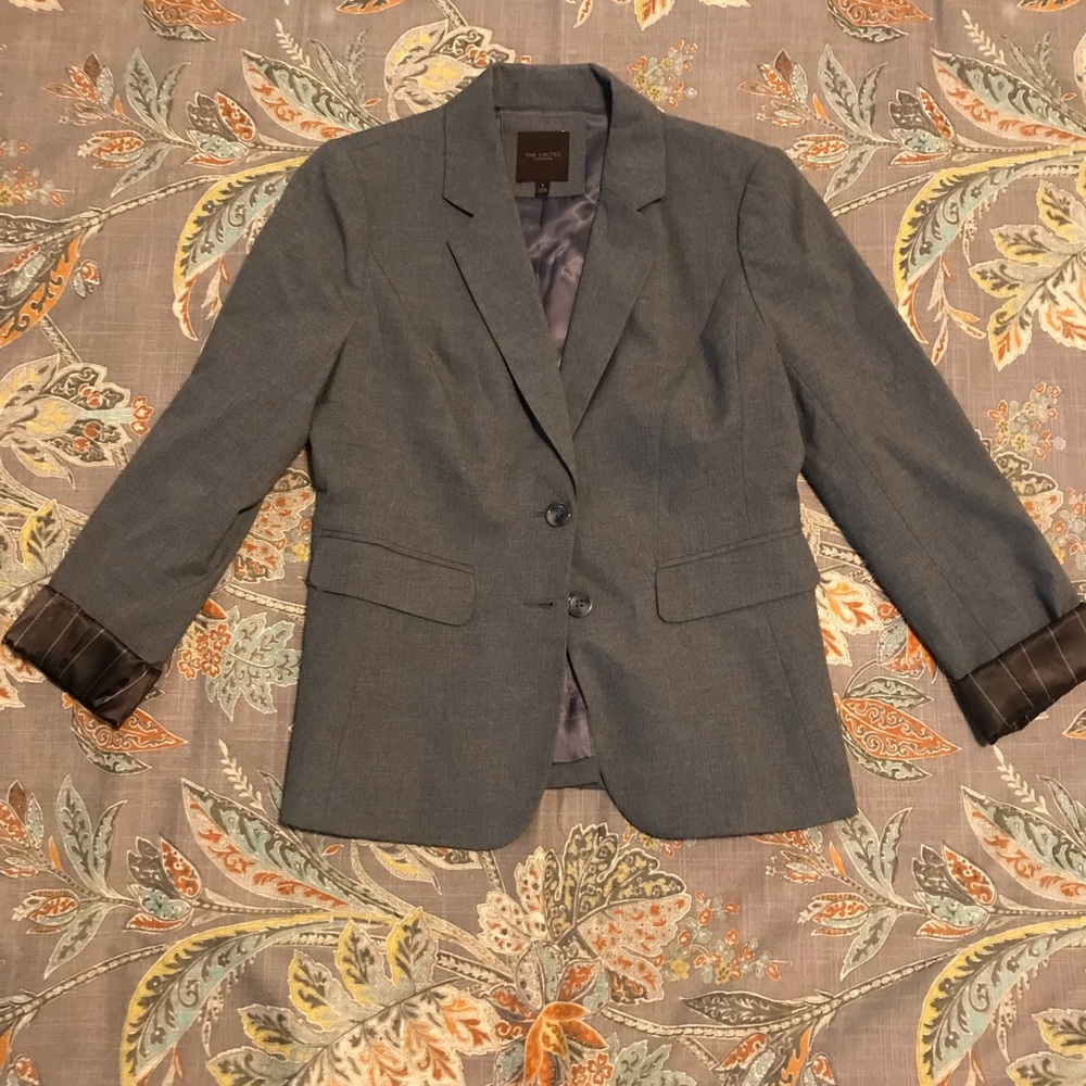 The limited gray blazer